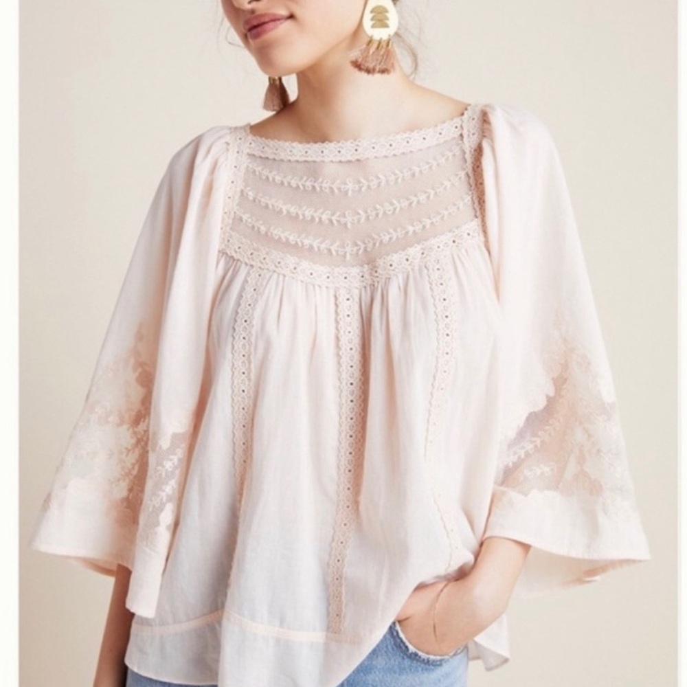 Flowy Vintage Looking Top w/ Lace Detail!